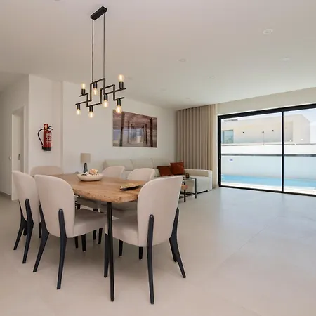 Sirius House Vendégház 4*