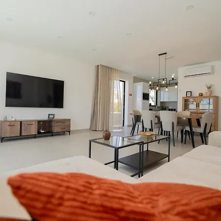 Sirius House 4*