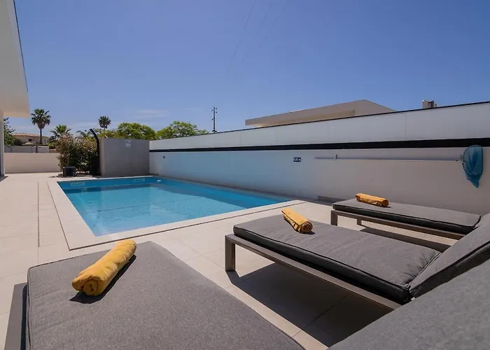 Sirius House Affittacamere Guia (Faro)