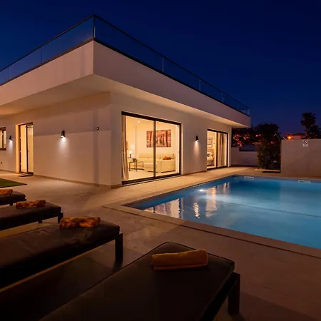 Sirius House Holiday home *